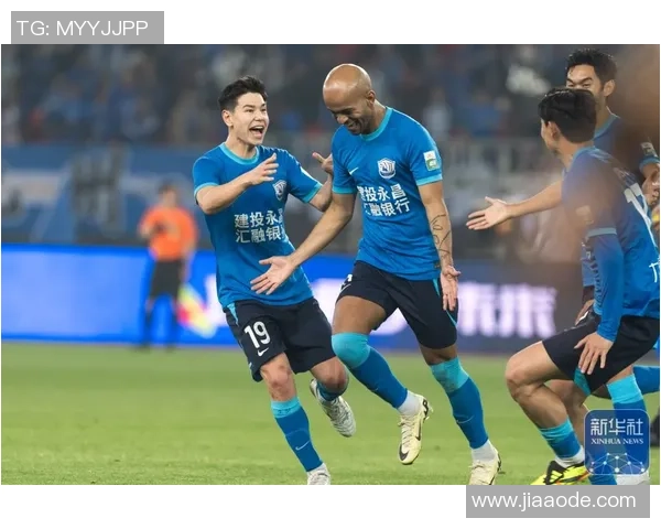 布里班狮与惠灵顿的激烈对决展现足球魅力与团队精神